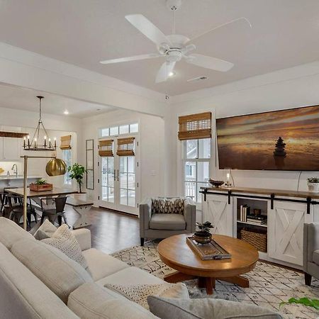 The Sofay Farmhouse - 1 Mile From U Of A - Luxury Amenities Fayetteville Exteriör bild