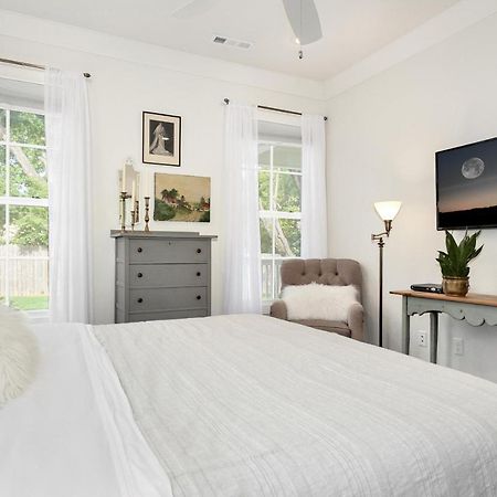 The Sofay Farmhouse - 1 Mile From U Of A - Luxury Amenities Fayetteville Exteriör bild