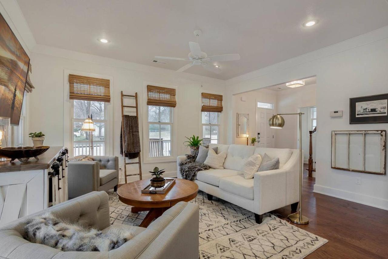 The Sofay Farmhouse - 1 Mile From U Of A - Luxury Amenities Fayetteville Exteriör bild