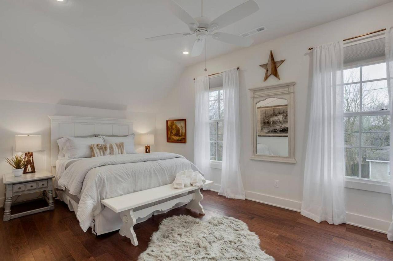 The Sofay Farmhouse - 1 Mile From U Of A - Luxury Amenities Fayetteville Exteriör bild