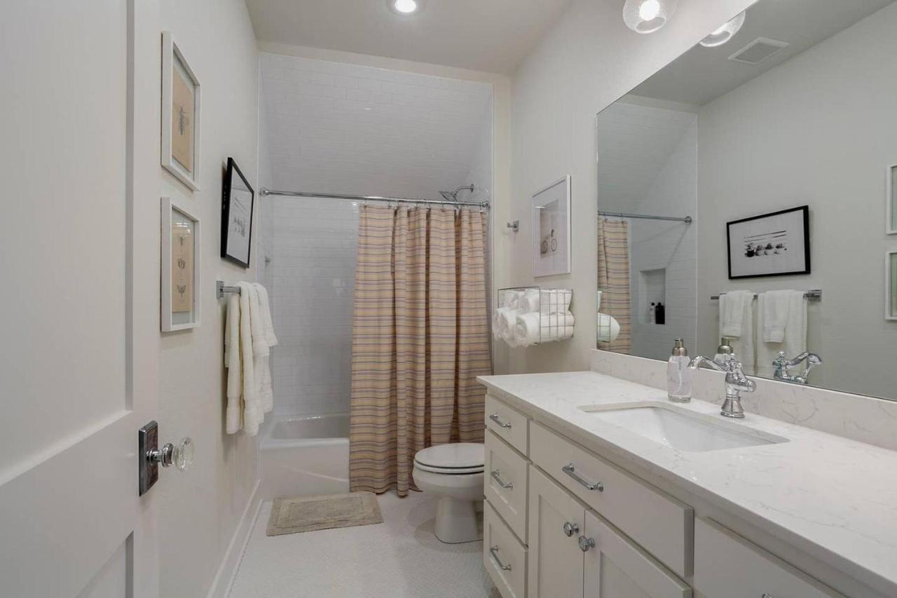 The Sofay Farmhouse - 1 Mile From U Of A - Luxury Amenities Fayetteville Exteriör bild