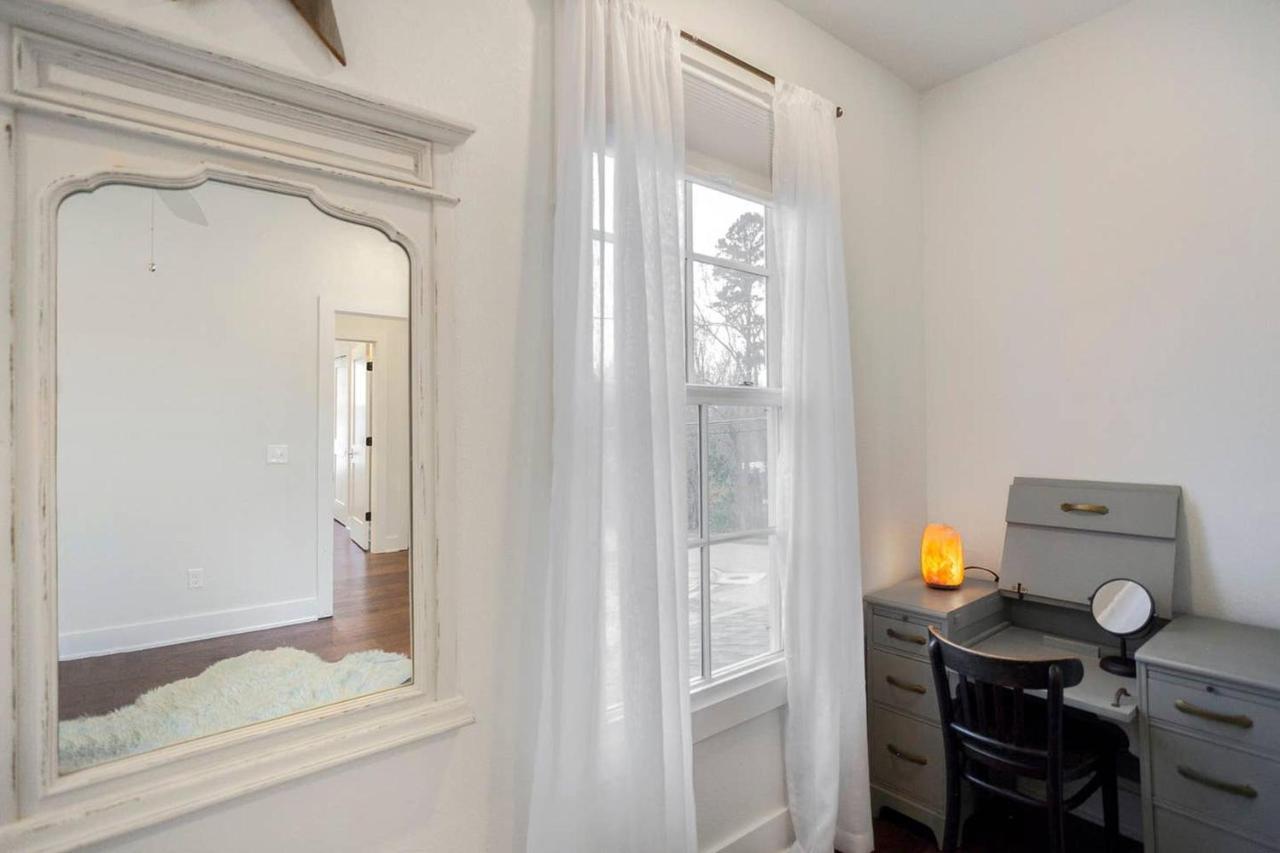 The Sofay Farmhouse - 1 Mile From U Of A - Luxury Amenities Fayetteville Exteriör bild
