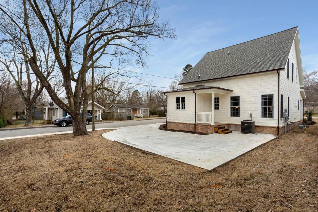 The Sofay Farmhouse - 1 Mile From U Of A - Luxury Amenities Fayetteville Exteriör bild