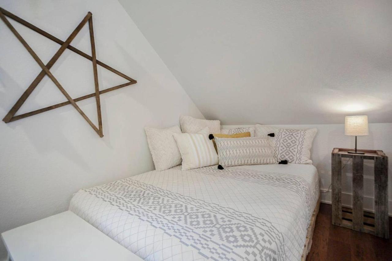 The Sofay Farmhouse - 1 Mile From U Of A - Luxury Amenities Fayetteville Exteriör bild