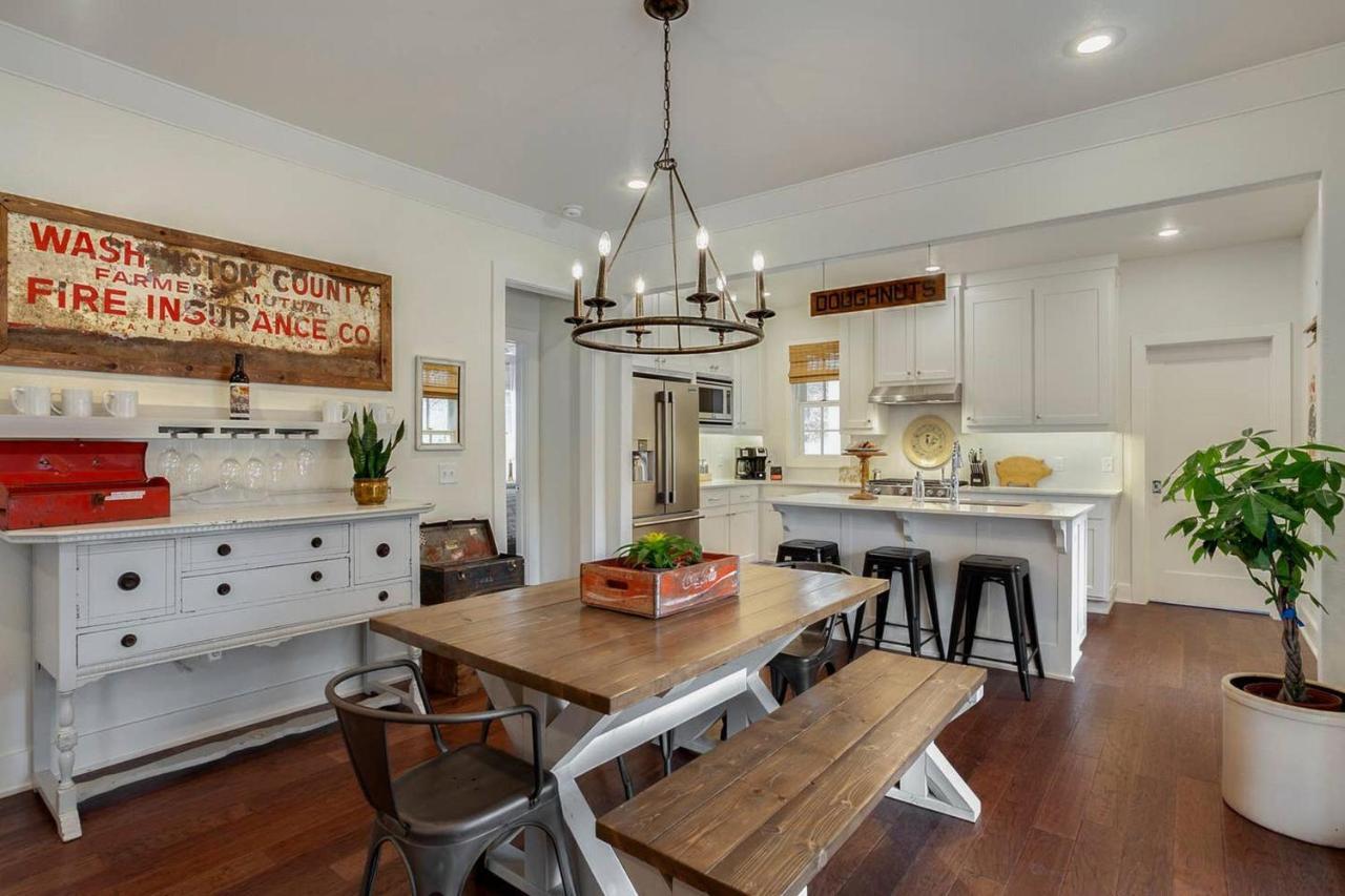 The Sofay Farmhouse - 1 Mile From U Of A - Luxury Amenities Fayetteville Exteriör bild