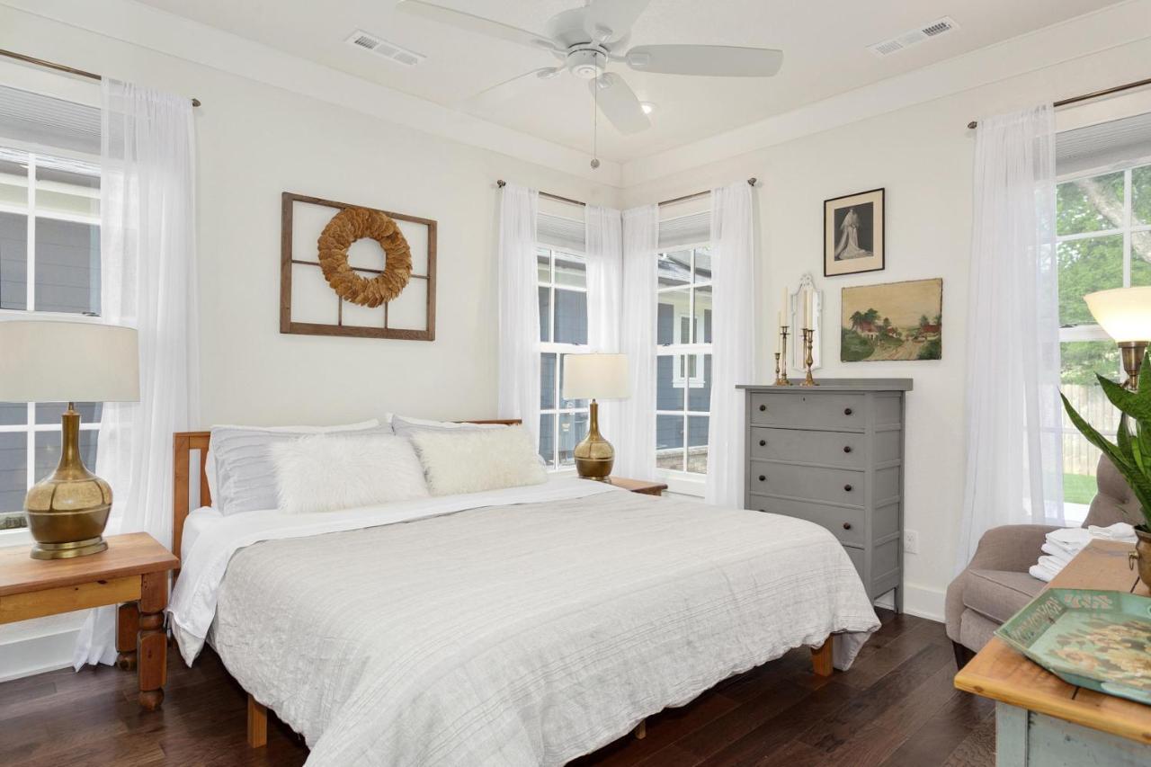 The Sofay Farmhouse - 1 Mile From U Of A - Luxury Amenities Fayetteville Exteriör bild